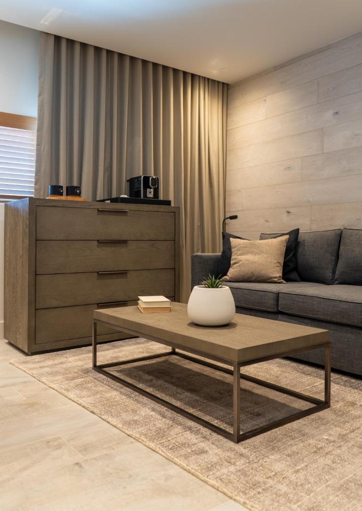 Queen Suite interior